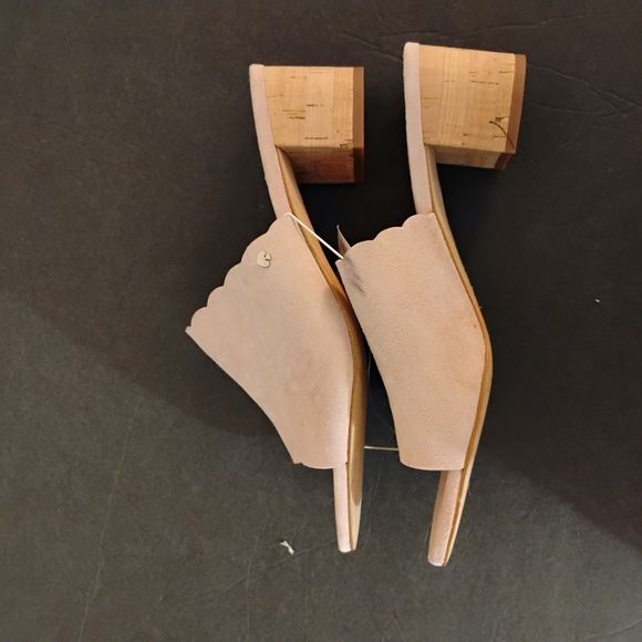 NWOB Kate Spade New York‎Sandals Size 8.5  Baby Pink Blythe Scallop Suede - Picture 4 of 4